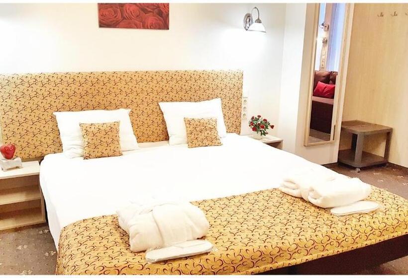 آپارتمان خانوادگی, Vivulskis Apart