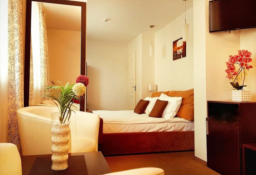 سوییت جونیور, Vivulskis Apart