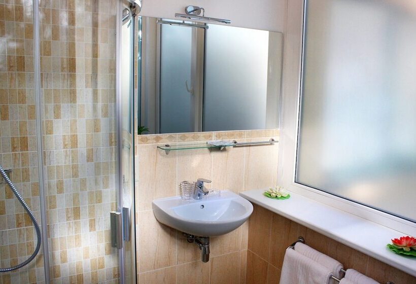 سوییت جونیور, Vivulskis Apart