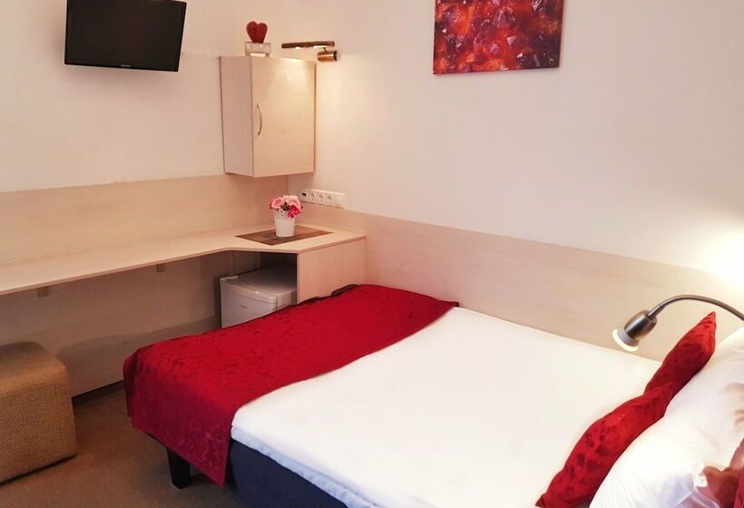 اتاق اکونومی, Vivulskis Apart