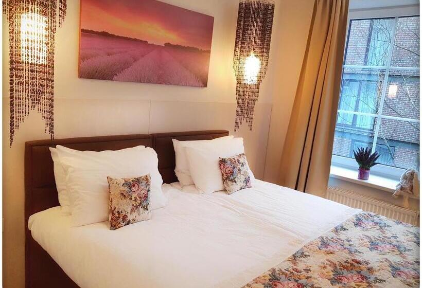 استودیوی لوکس, Vivulskis Apart