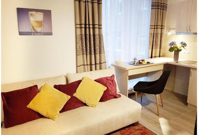 آپارتمان خانوادگی, Vivulskis Apart