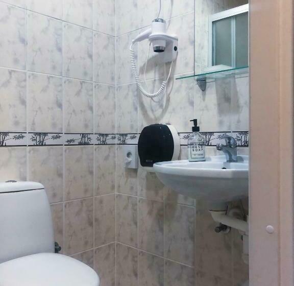 اتاق استاندارد سه نفره, Yes