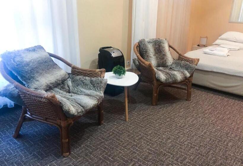 سوییت لوکس, Yes