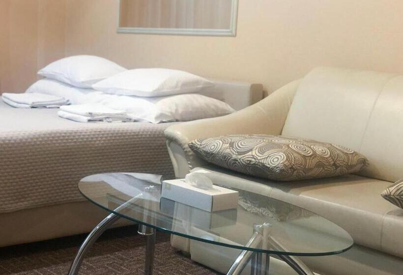 سوییت لوکس, Yes