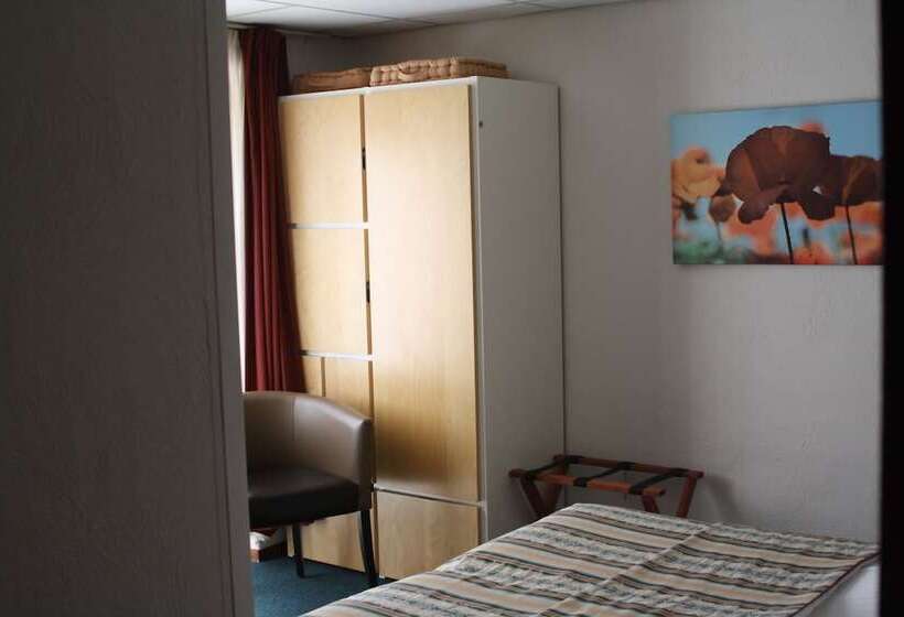 스탠다드 룸, Zee En Duin