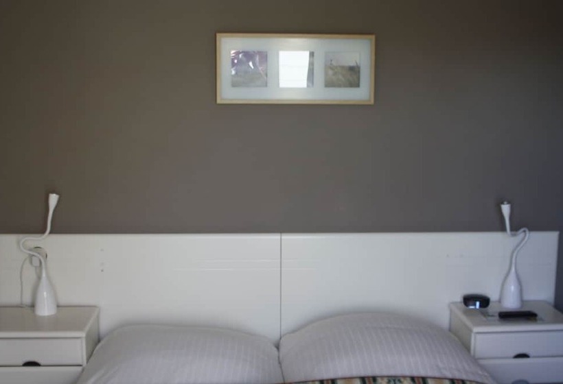 스탠다드 룸, Zee En Duin