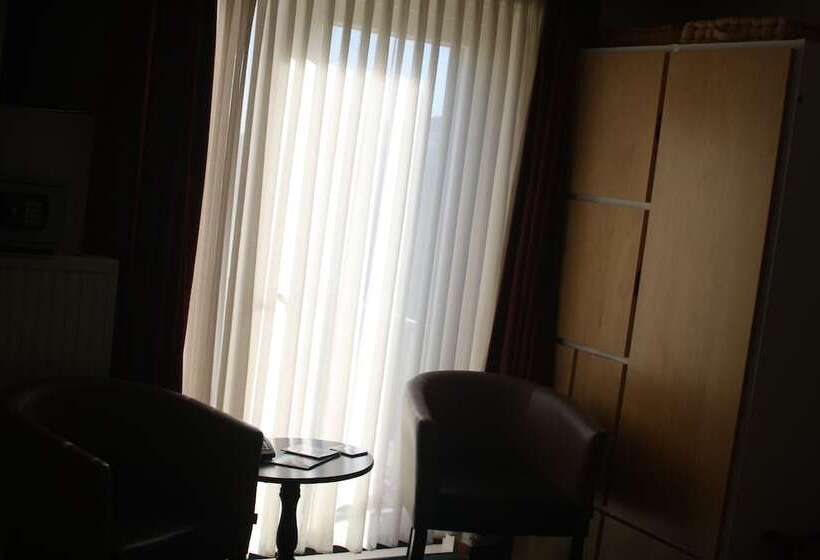 스탠다드 룸, Zee En Duin