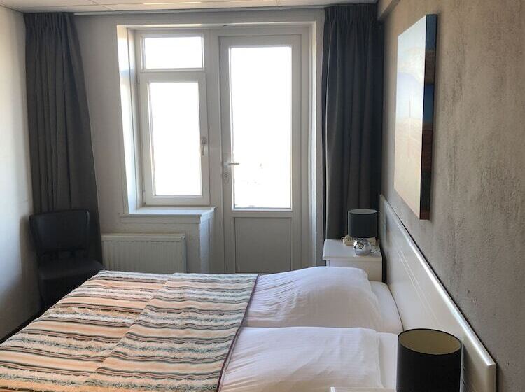 기본룸, Zee En Duin