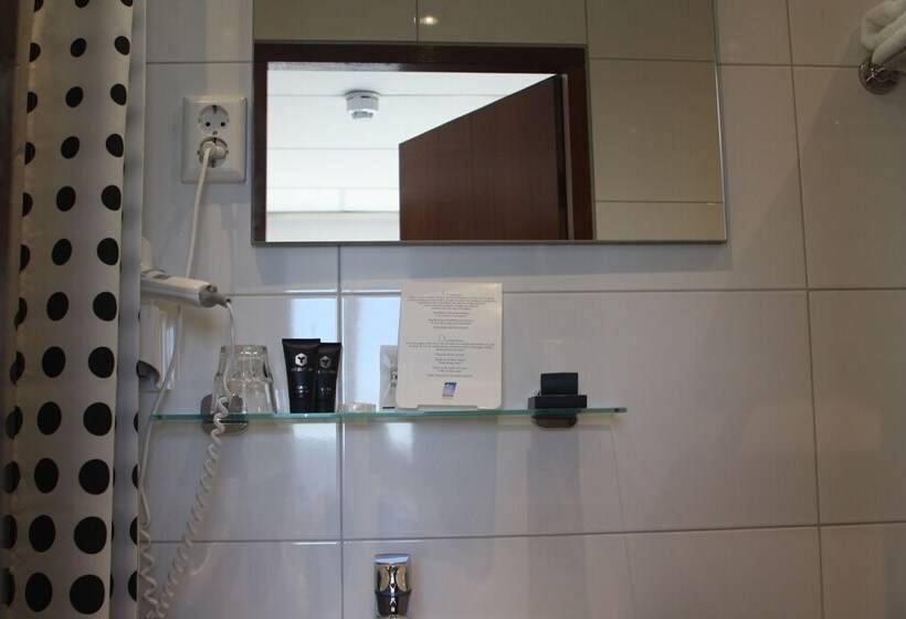 스탠다드 싱글 룸, Zee En Duin