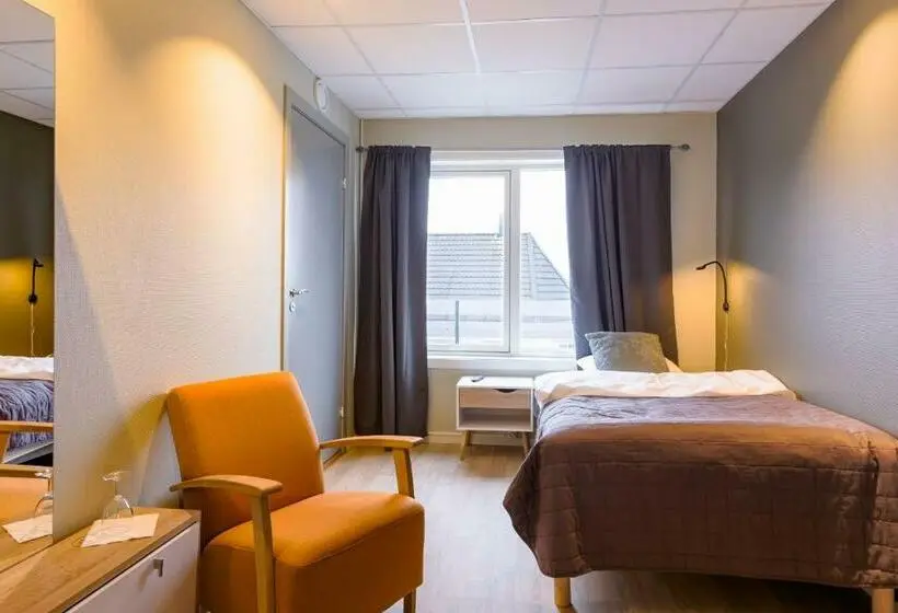 اتاق استاندارد یک نفره, Corner Hotell