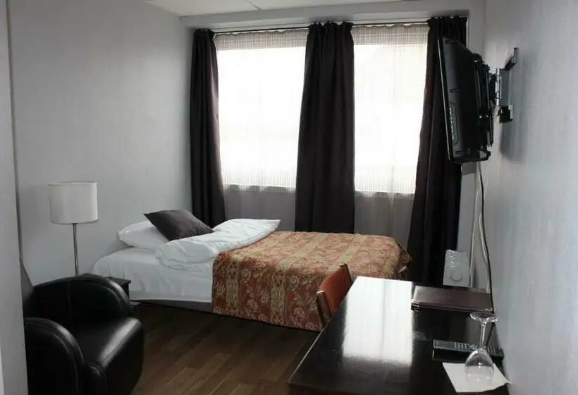 اتاق استاندارد یک نفره, Corner Hotell