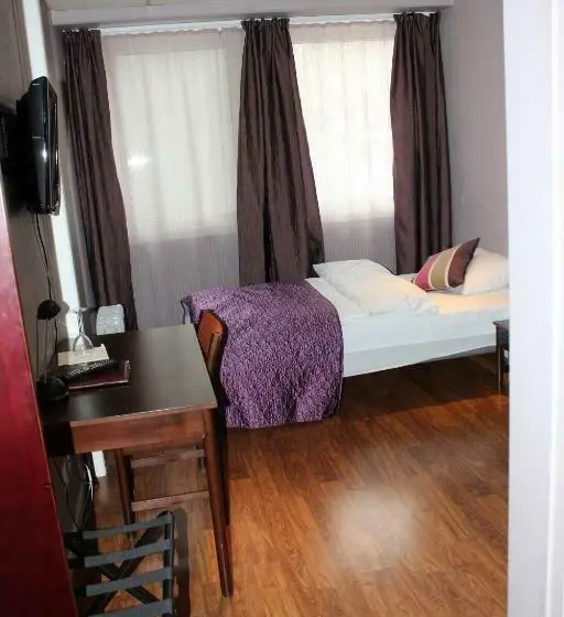 اتاق استاندارد یک نفره, Corner Hotell