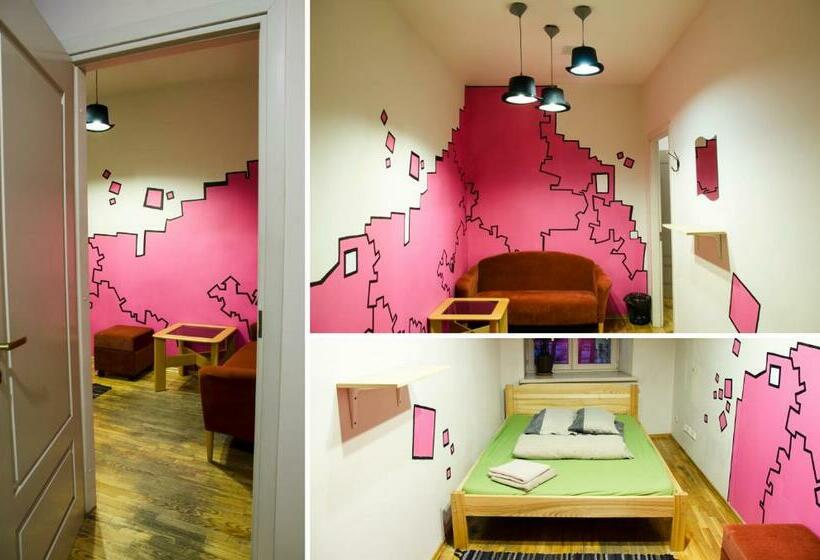 اتاق استاندارد با سرویس بهداشتی مشترک, Pogo Hostel