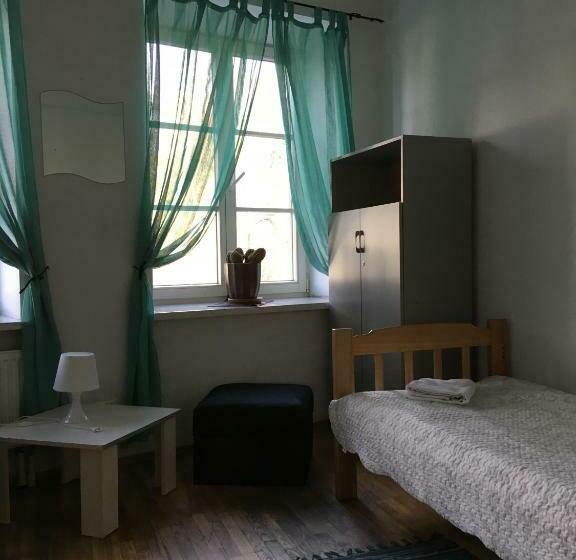 اتاق استاندارد با سرویس بهداشتی مشترک, Pogo Hostel