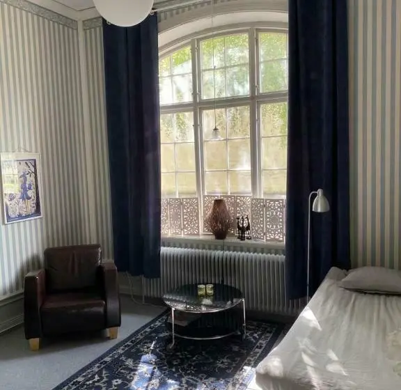 Perhehuone, Ting1903 Bed & Breakfast