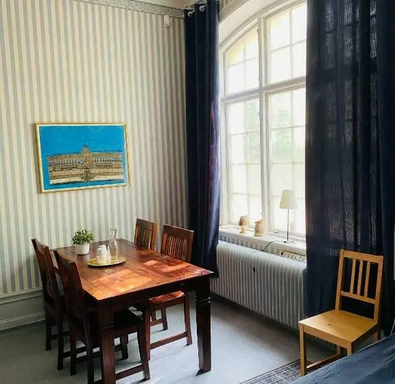 Perhehuone, Ting1903 Bed & Breakfast
