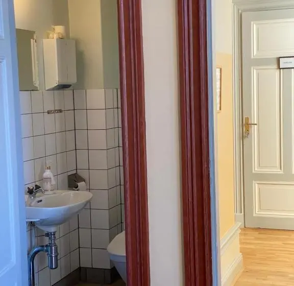 Perhehuone, Ting1903 Bed & Breakfast