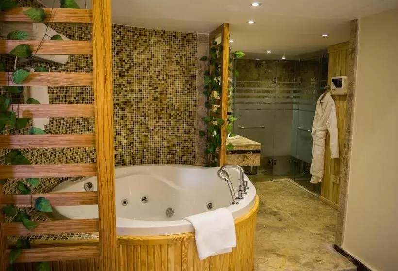 Sviitti Poreallas, Tolip Taba Resort And Spa