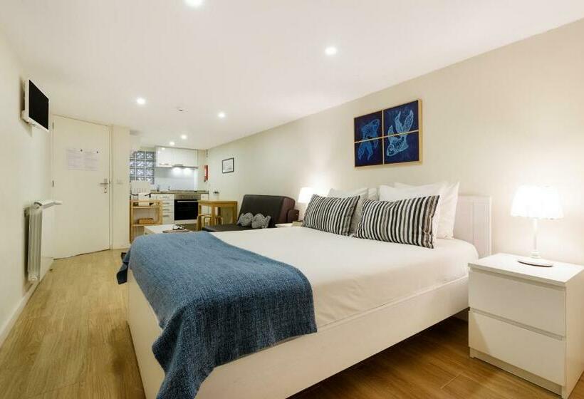 패밀리 스튜디오, Fishtail Sea House