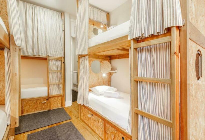 공동 객실, Fishtail Sea House