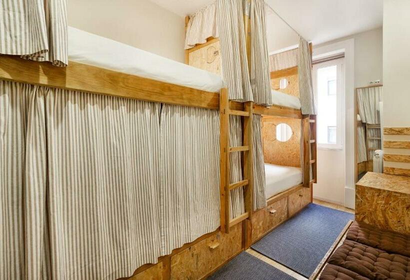 공동 객실, Fishtail Sea House