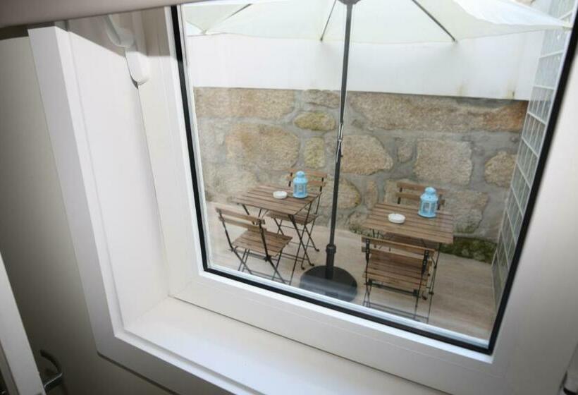 패밀리 스튜디오, Fishtail Sea House