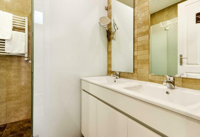 공동 객실, Fishtail Sea House