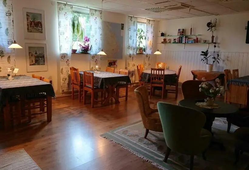 浴室共有のエコノミールーム, Hvilan V Hem Norrtälje Ab