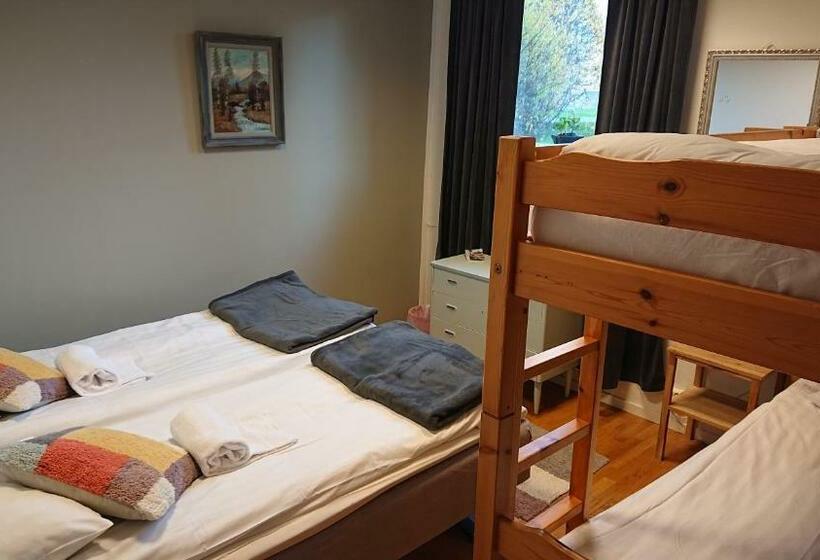 浴室共有スタンダード4人用ルーム, Hvilan V Hem Norrtälje Ab