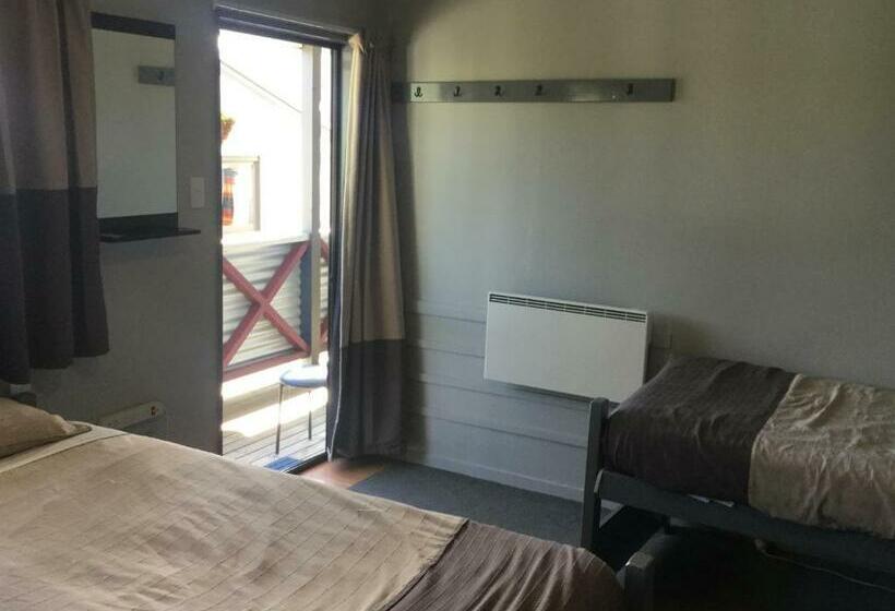 공동 객실, Ivorytowers Accommodation