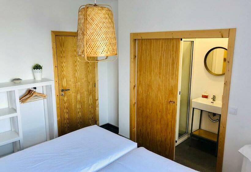 スタンダードルーム, Madeira Surf Camp