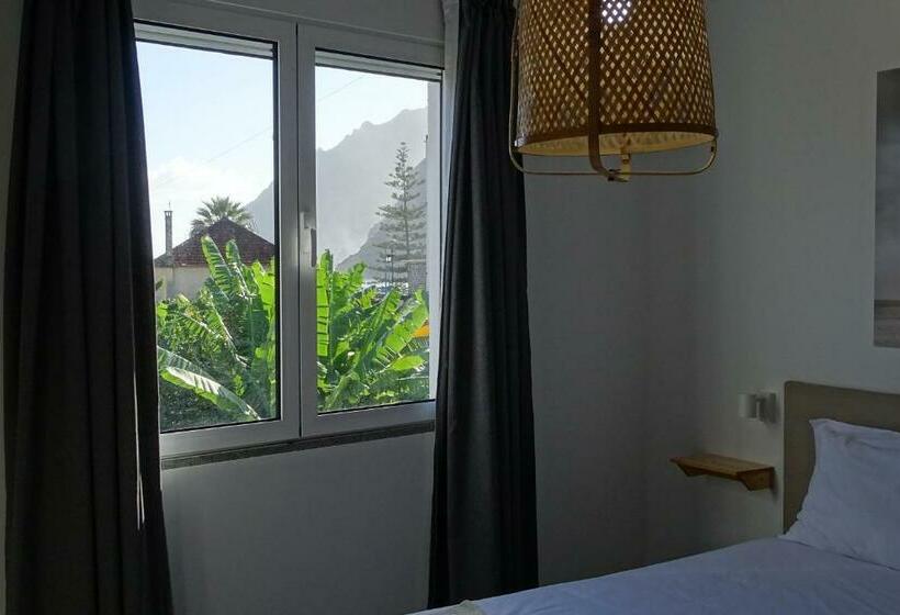 スタンダードルーム, Madeira Surf Camp