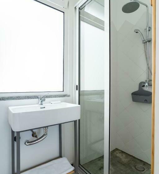 スタンダードルーム, Madeira Surf Camp