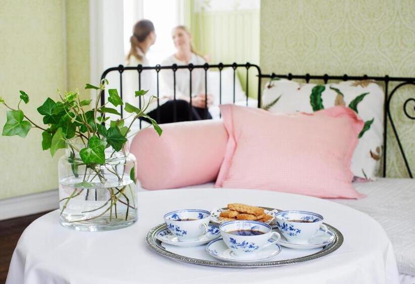 家庭间, Strandvillan Hotell Och Bed & Breakfast