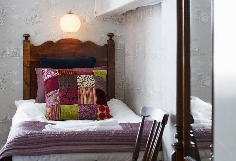 スタンダード4人部屋, Strandvillan Hotell Och Bed & Breakfast