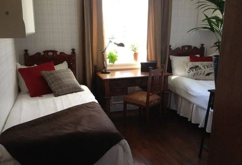 スタンダード4人部屋, Strandvillan Hotell Och Bed & Breakfast