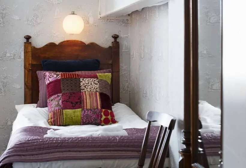 スタンダード4人部屋, Strandvillan Hotell Och Bed & Breakfast