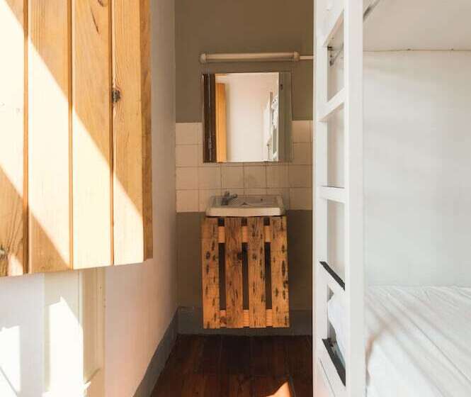 Quarto standard, WOT New Lisbon