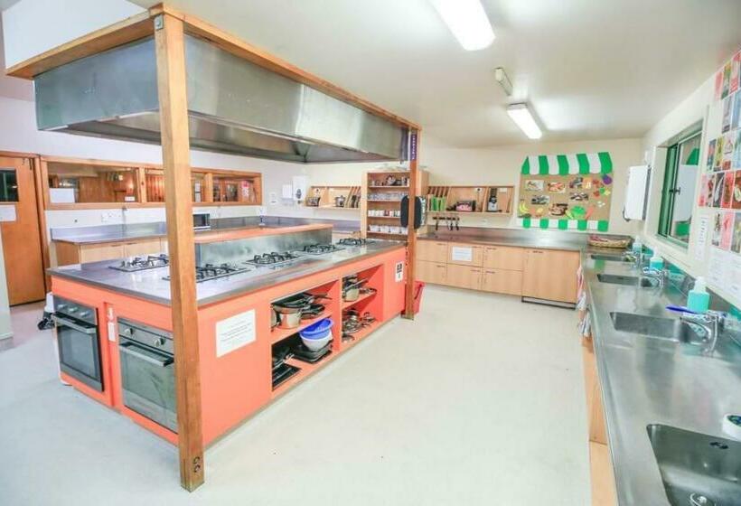 Кровать в Общей Комнате, Haka House Wanaka