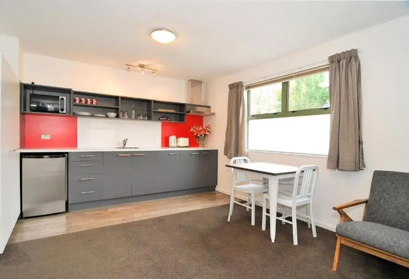 Standard-studio, Haka House Wanaka