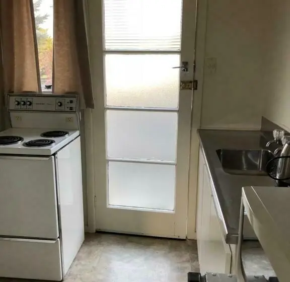 Standard-studio, Alexandra Garden Court Motel