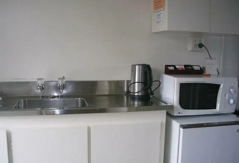 Standard-studio, Alexandra Garden Court Motel
