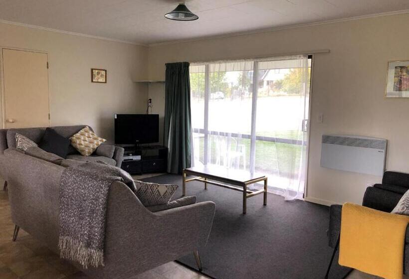 Апартаменты 2 Спальни, Alexandra Garden Court Motel