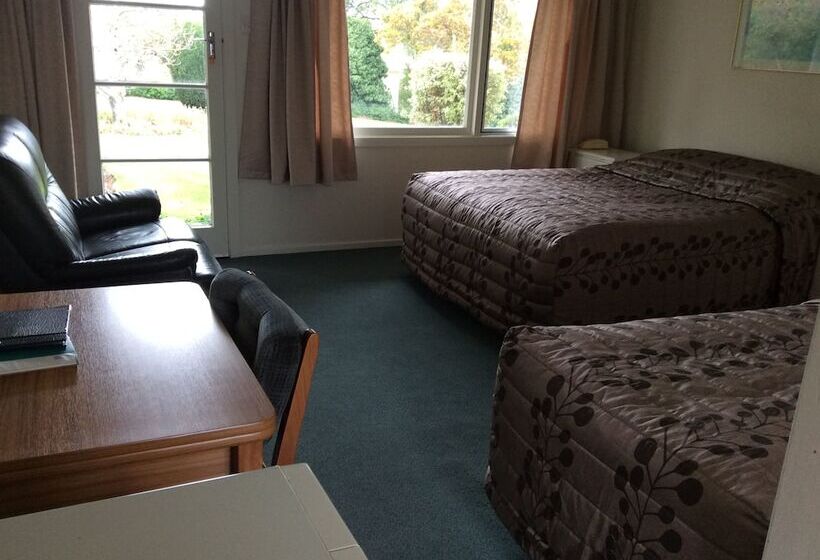 استودیوی استاندارد, Alexandra Garden Court Motel