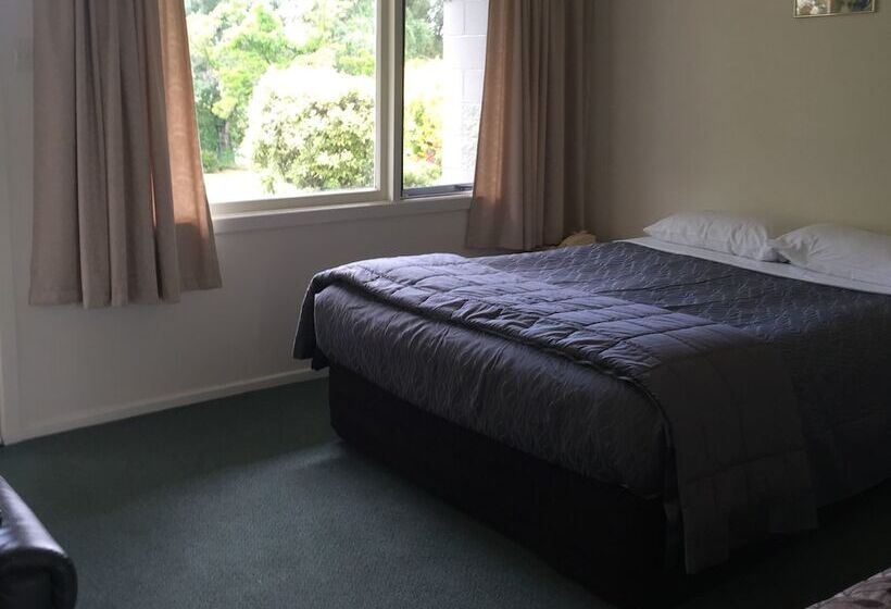 استودیوی استاندارد, Alexandra Garden Court Motel