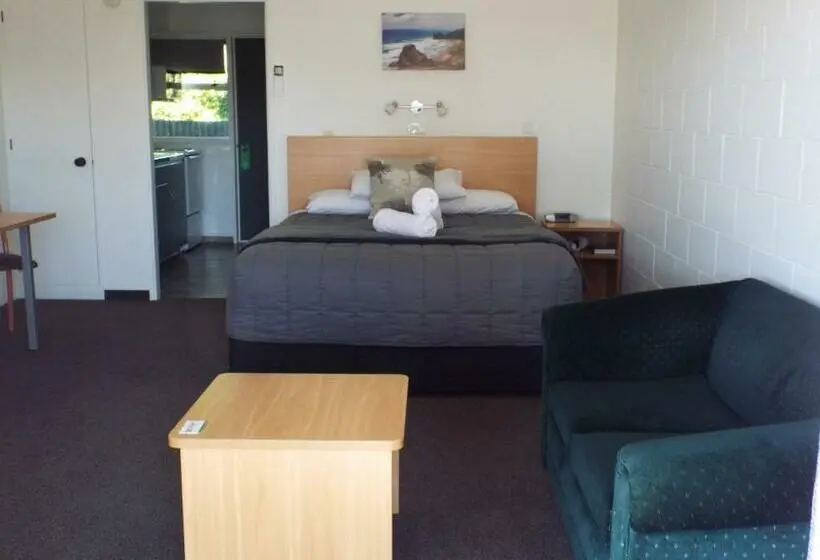 スタンダードスタジオ, Andorra Motel