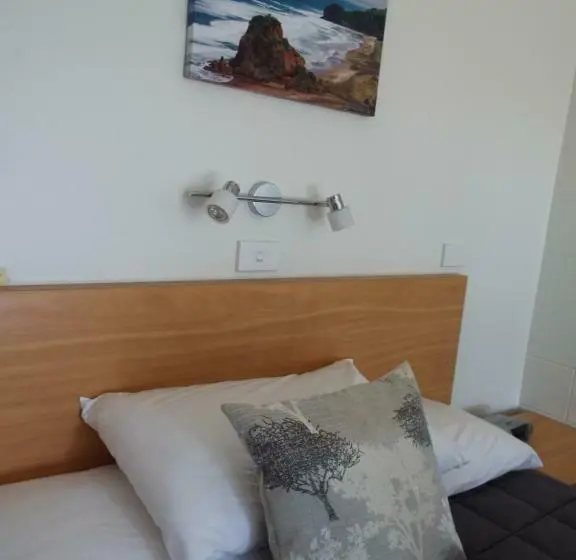 スタンダードスタジオ, Andorra Motel