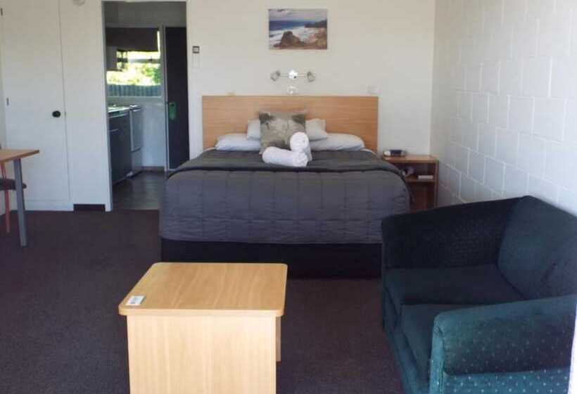 Студия Стандарт, Andorra Motel