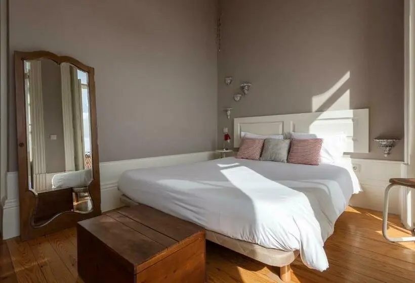 اتاق استاندارد, Being Porto Hostel